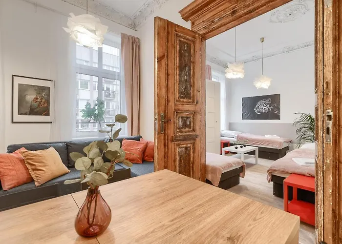 Kamienica Centrum Nr 9 *